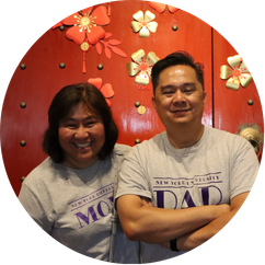 Happy event guests posing at a beÜtiful Pixels photo booth review profile image